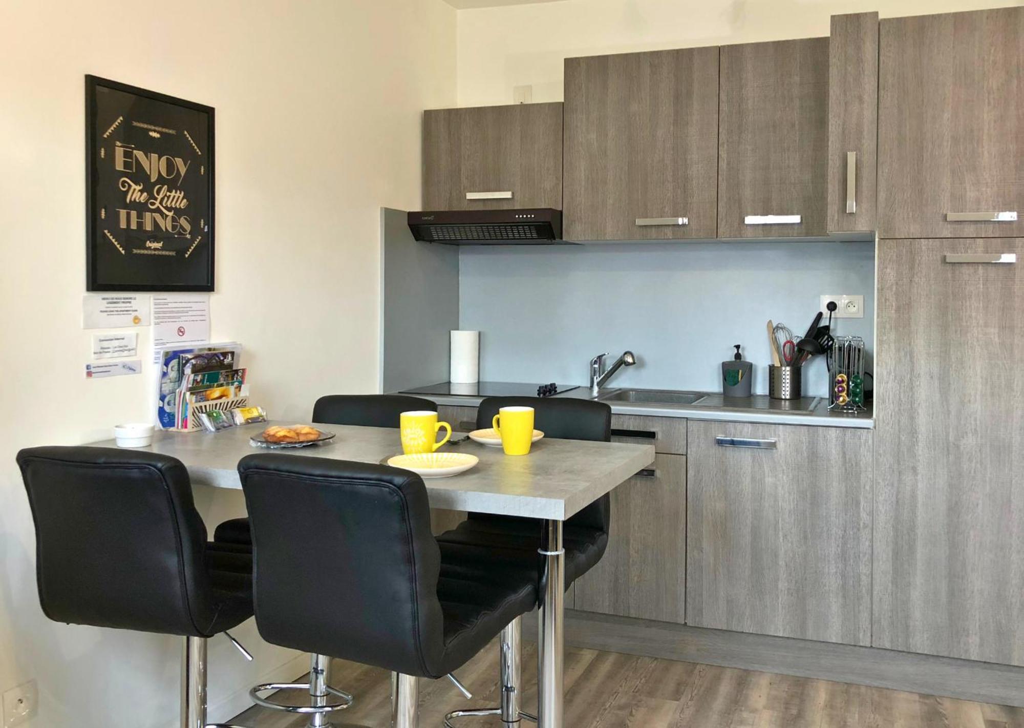 Appartement - Parking Prive Gratuit, Proche Centre-Ville Et Gare De Saint-Omer Saint-Omer (Pas-de-Calais) Habitación foto